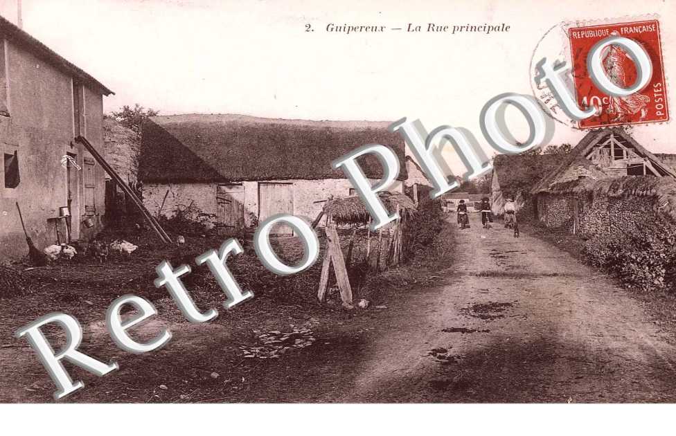 GUIPEREUX   La Rue principale