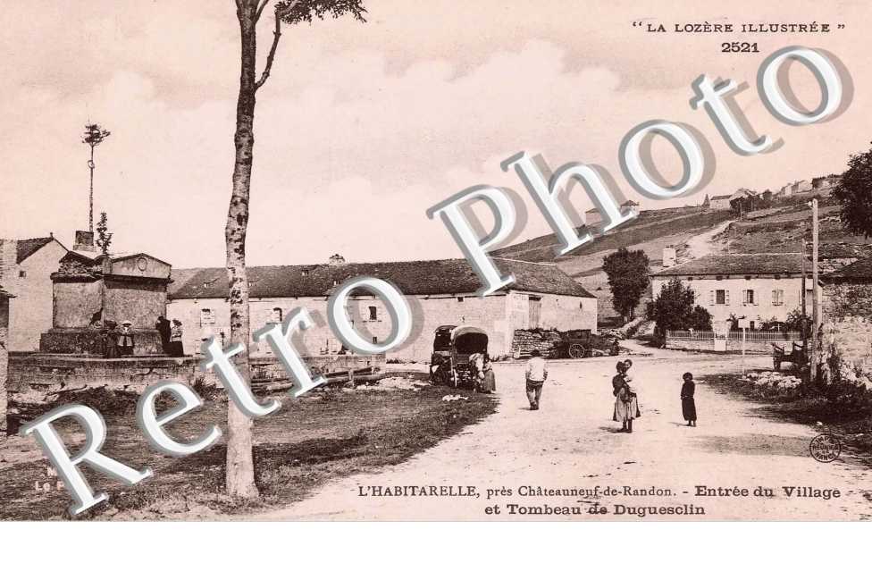 L'HABITARELLE - entree du village et tombeau de Duguesclin