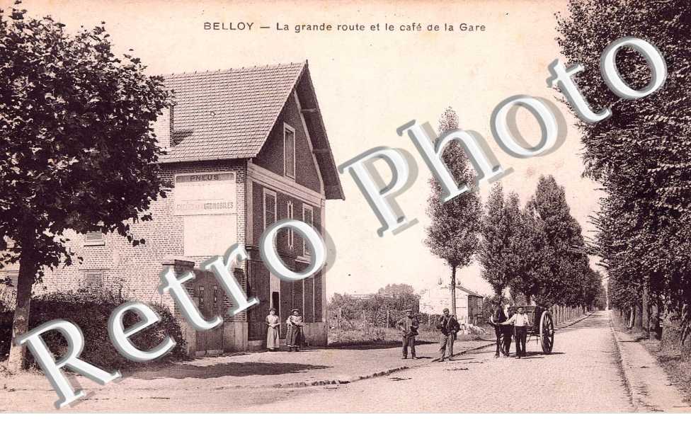 La Grande Route et le Cafe de la Gare