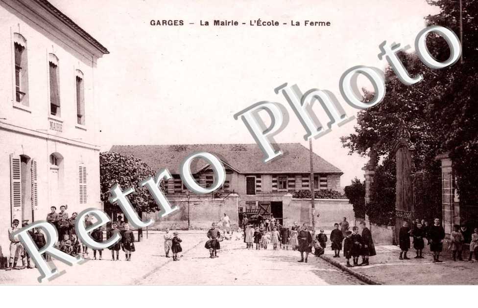 LA MAIRIE L'ECOLE LA FERME