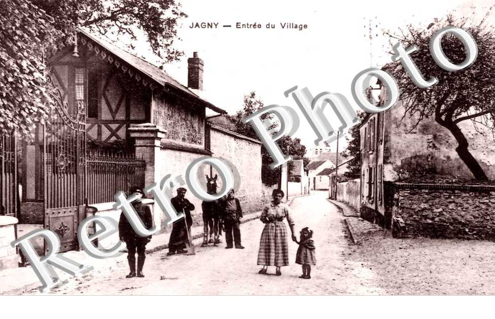 ENTREE DU VILLAGE
