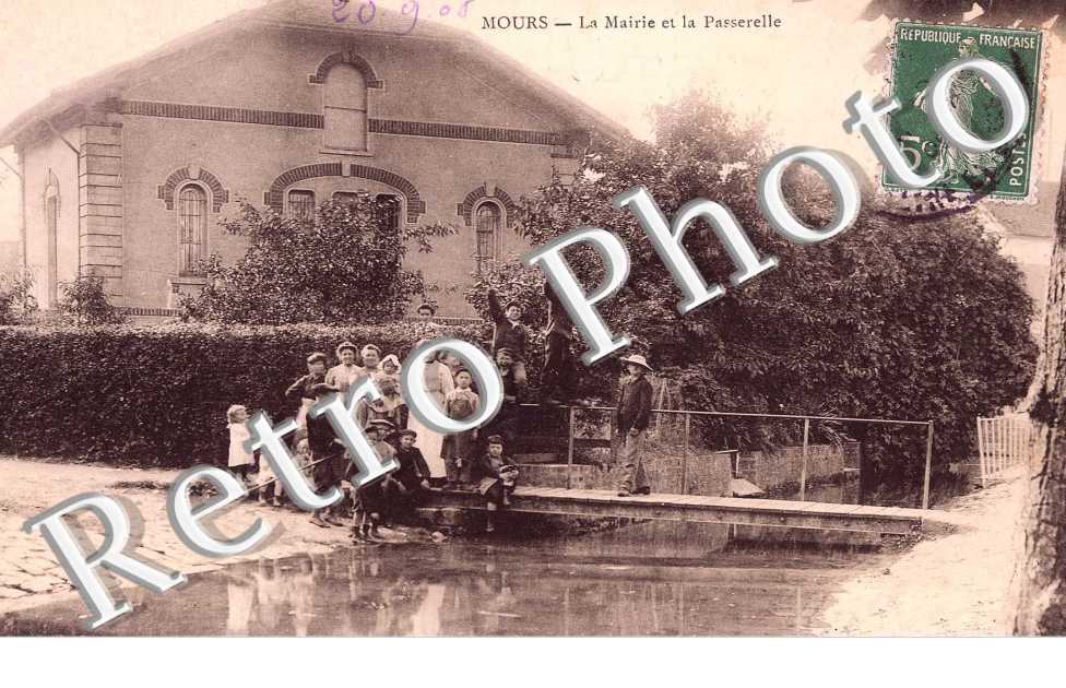 la mairie et la passerelle