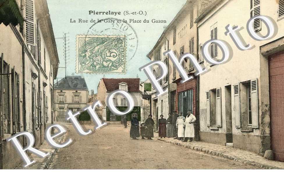 La rue de la gare et la place du gazon(couleur)