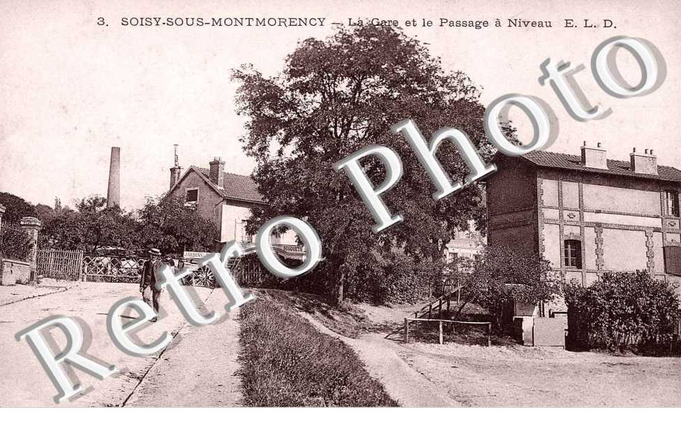 la gare et le passage a niveau