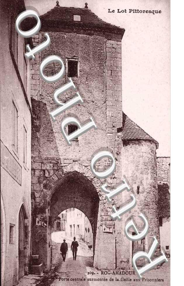 porte centrale surmontee dela geole aux prisonniers