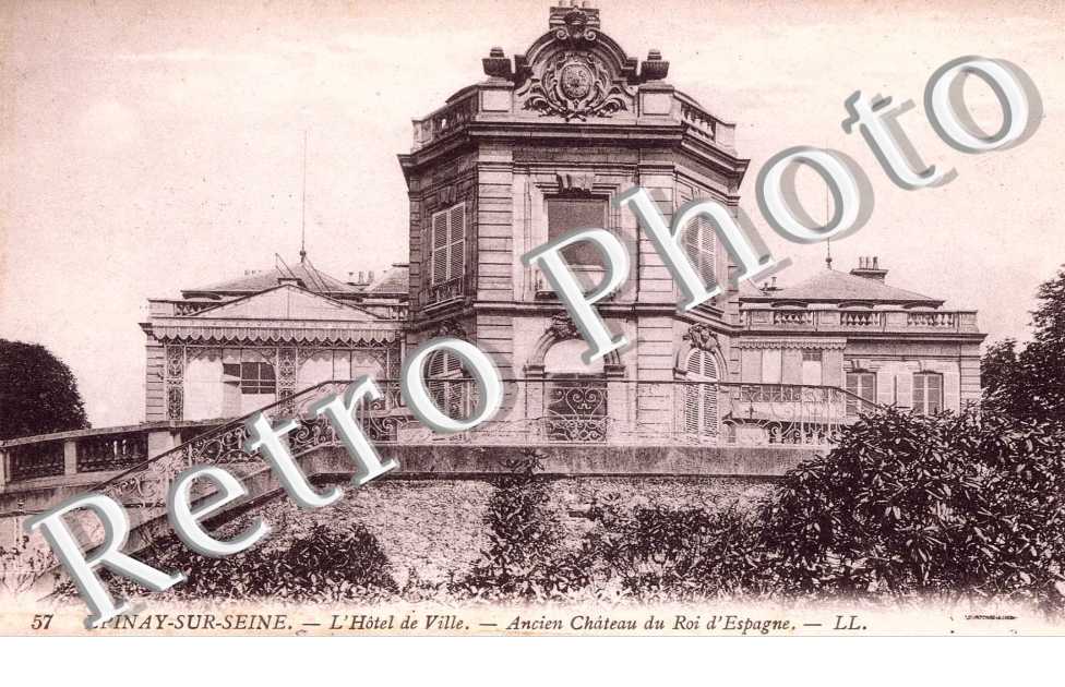 Ancien château du Roi d'Espagne, Hôtel de ville