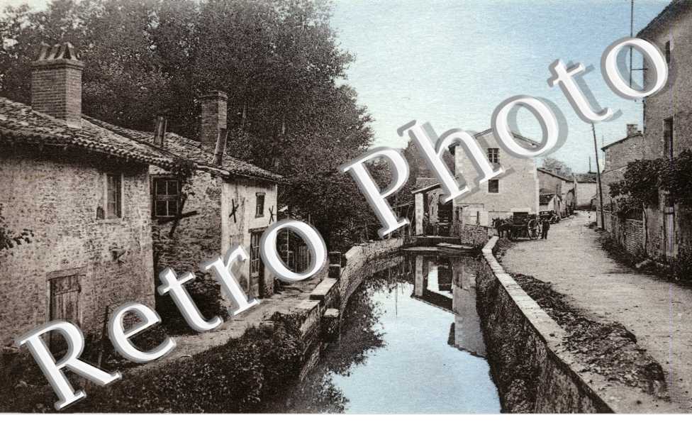 vue sur la Clouere et le moulin (couleur)