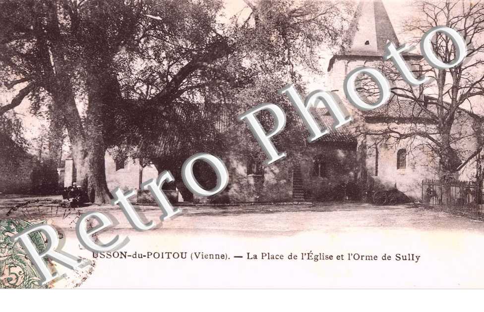 La Place de l'Eglise et l'Orme de Sully