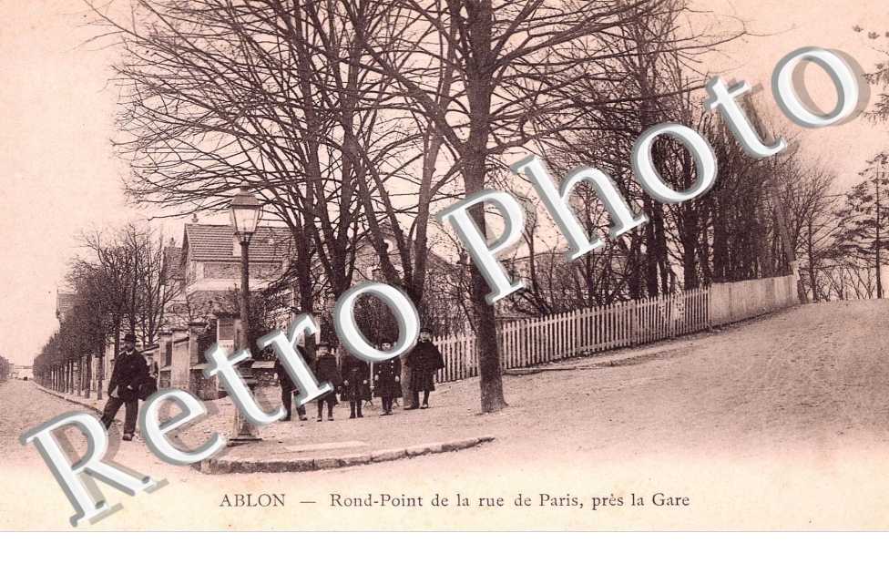 Rond-Point de la rue de Paris, près de la gare