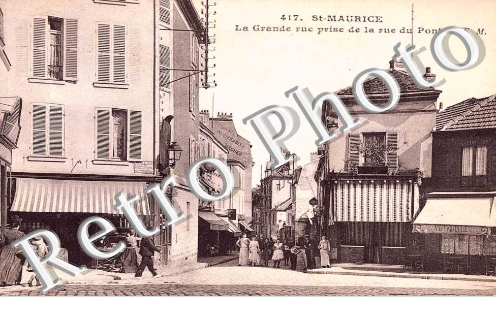 La grande rue prise de la rue du pont