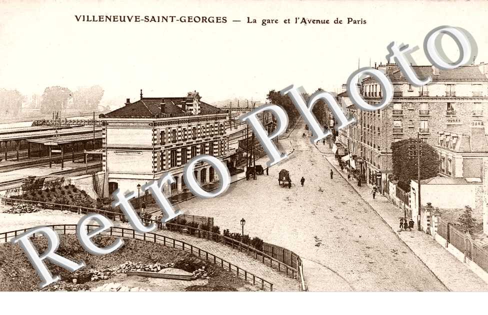 LA GARE ET L'AVENUE DE PARIS