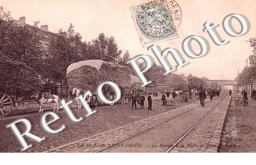 Le marche a la paille au pont de Soissons - attelage de chevaux