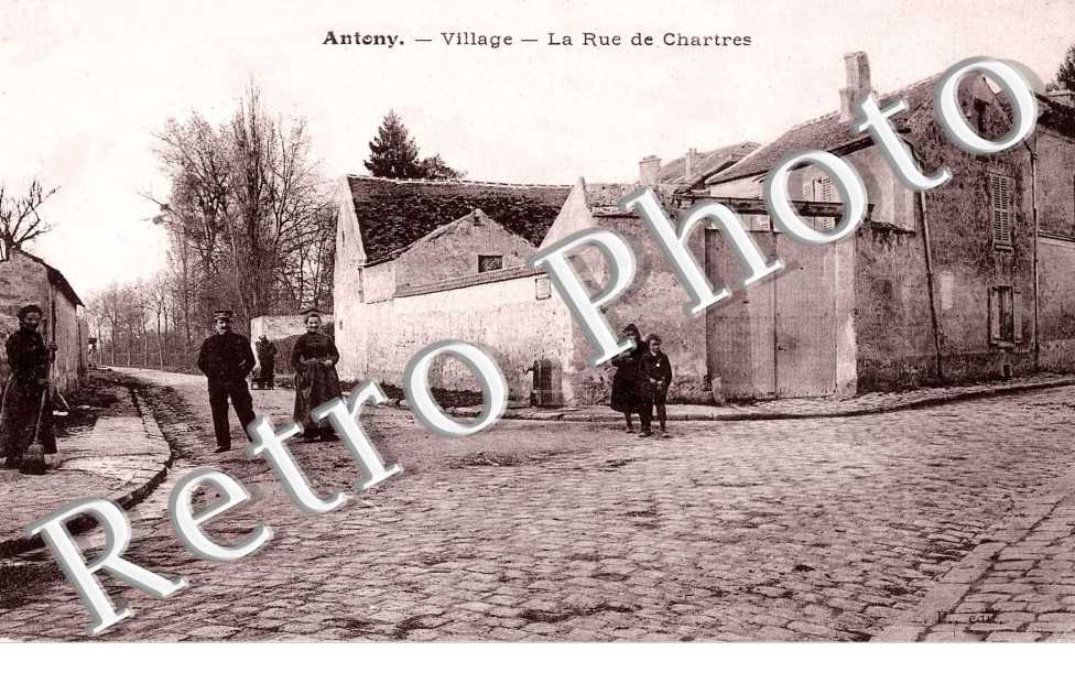 Village La rue de Chartres