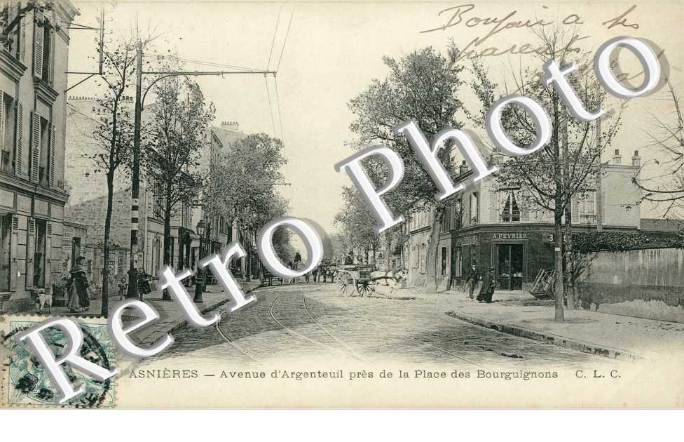 Avenue d'Argenteuil pres de la place des Bourguignons