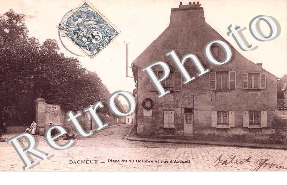 Place du 13 Octobre et rue d'Arcueil