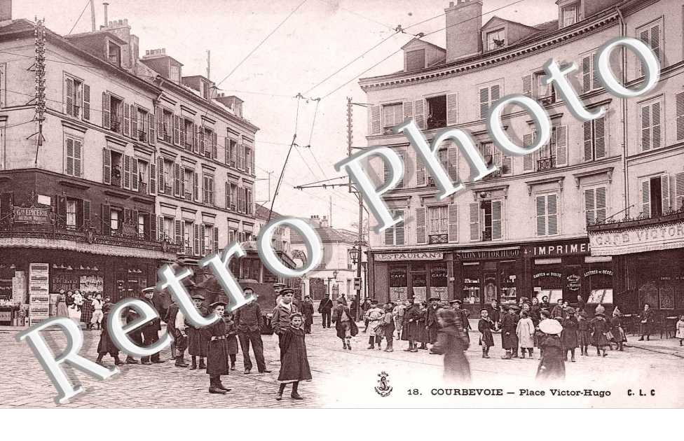Vue de la Place Victor-Hugo et du tram