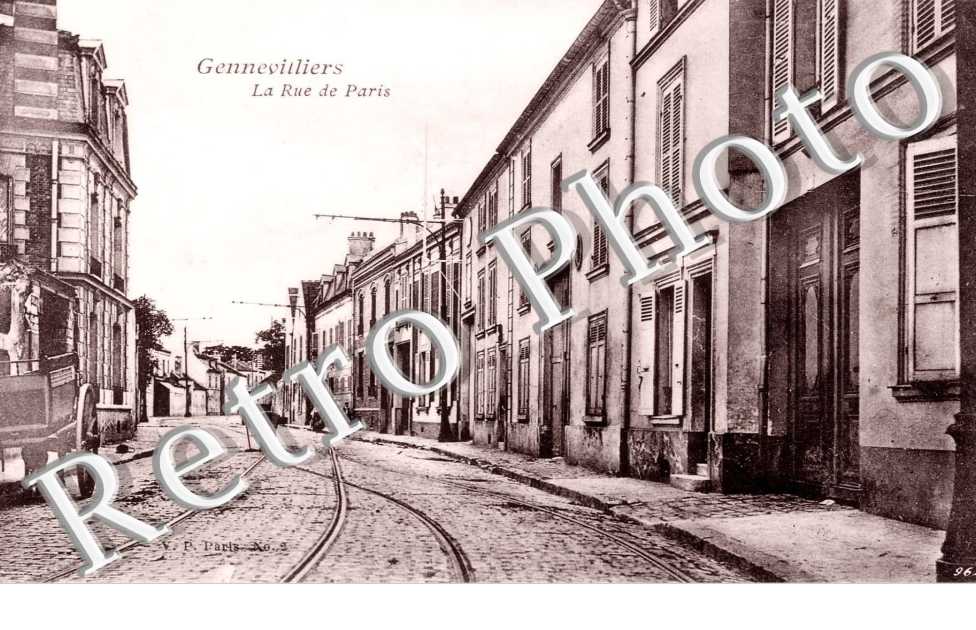 LA RUE DE PARIS