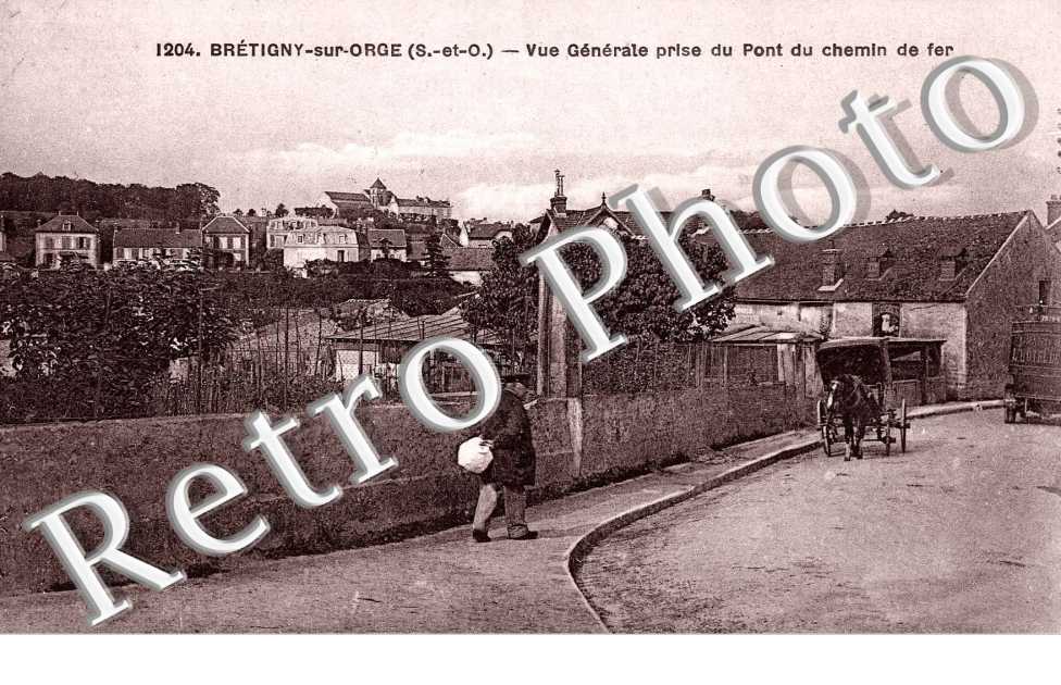 Vue generale prise du pont du chemin de fer
