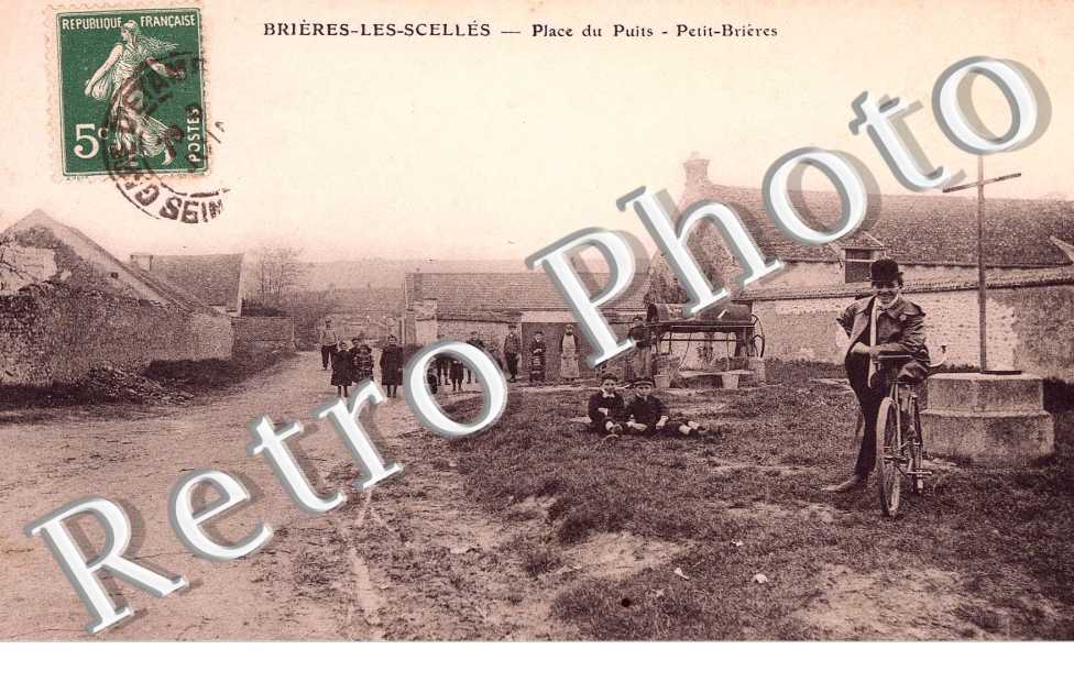 Place du Puits - Petit Brières