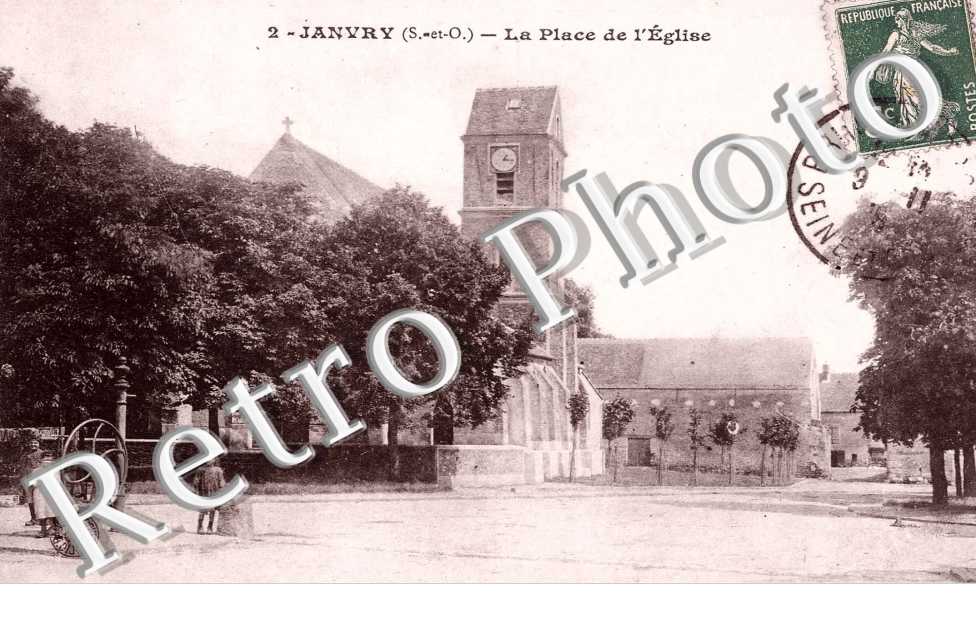 LA PLACE ET L'EGLISE