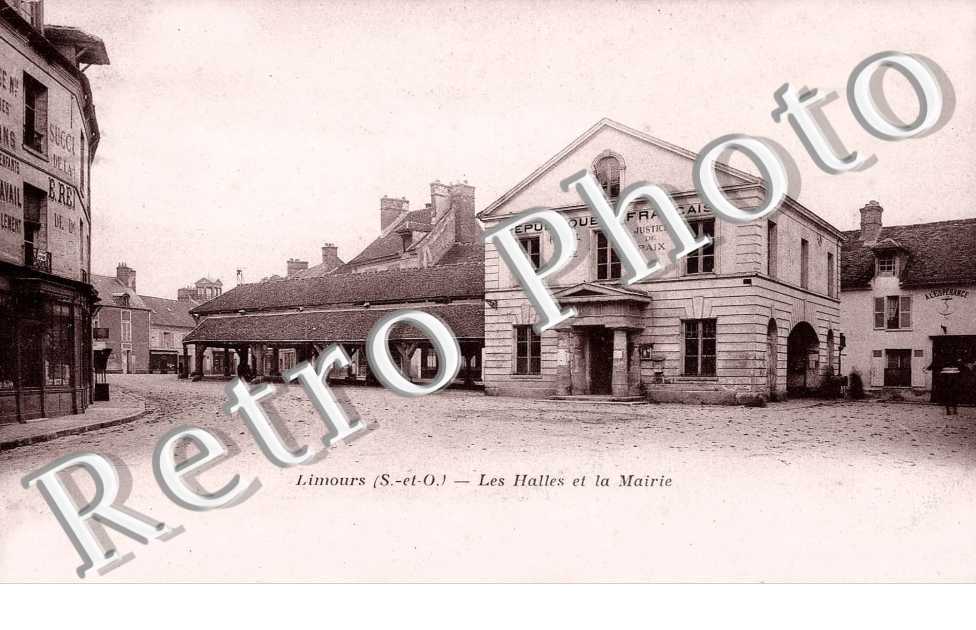 LES HALLES ET LA MAIRIE