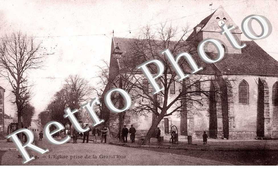 L'eglise prise de la Grand'rue