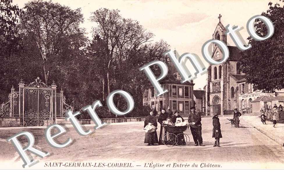 L'EGLISE ET ENTREE DU CHATEAU