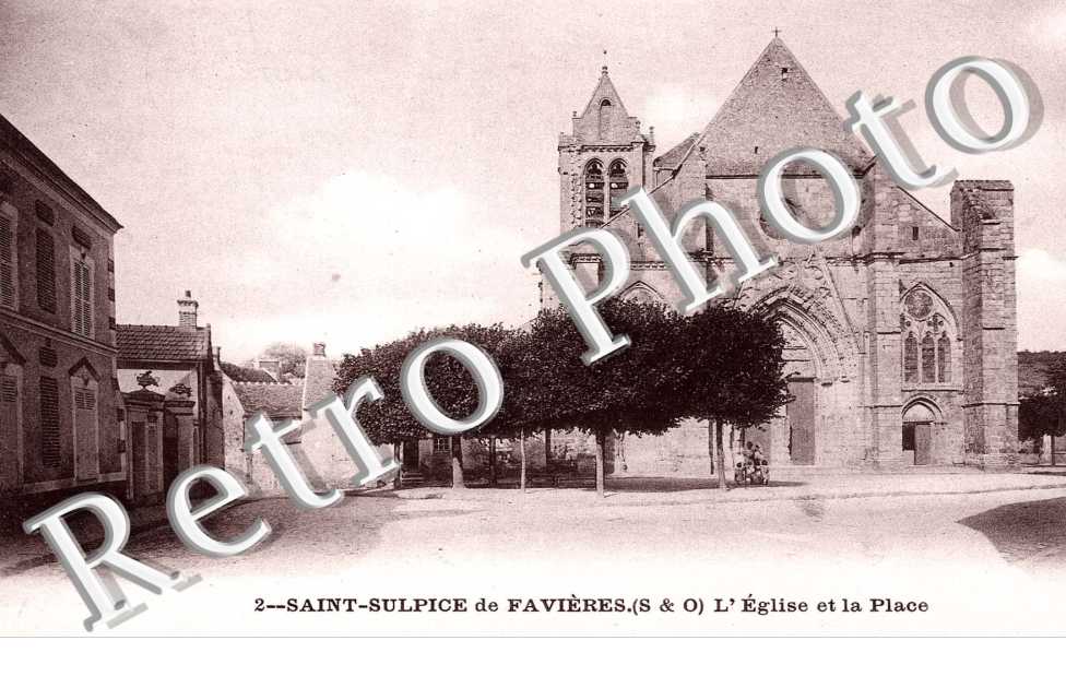 L'EGLISE ET LA PLACE