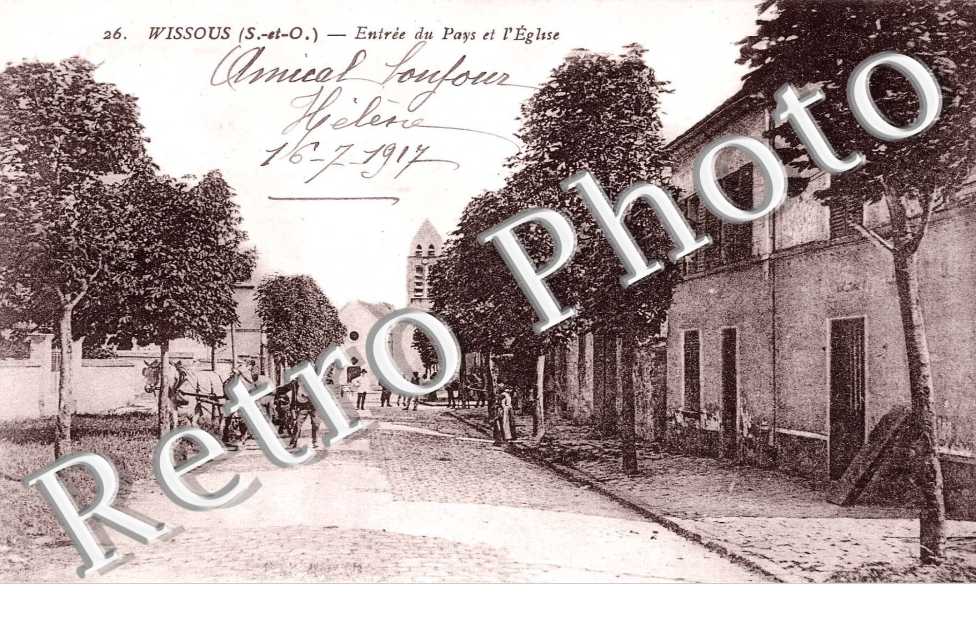 Entree du pays et l'eglise