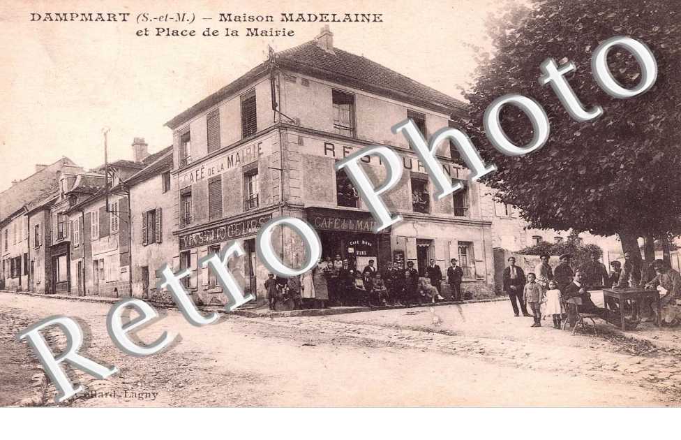 Maison Madelaine et place de la mairie