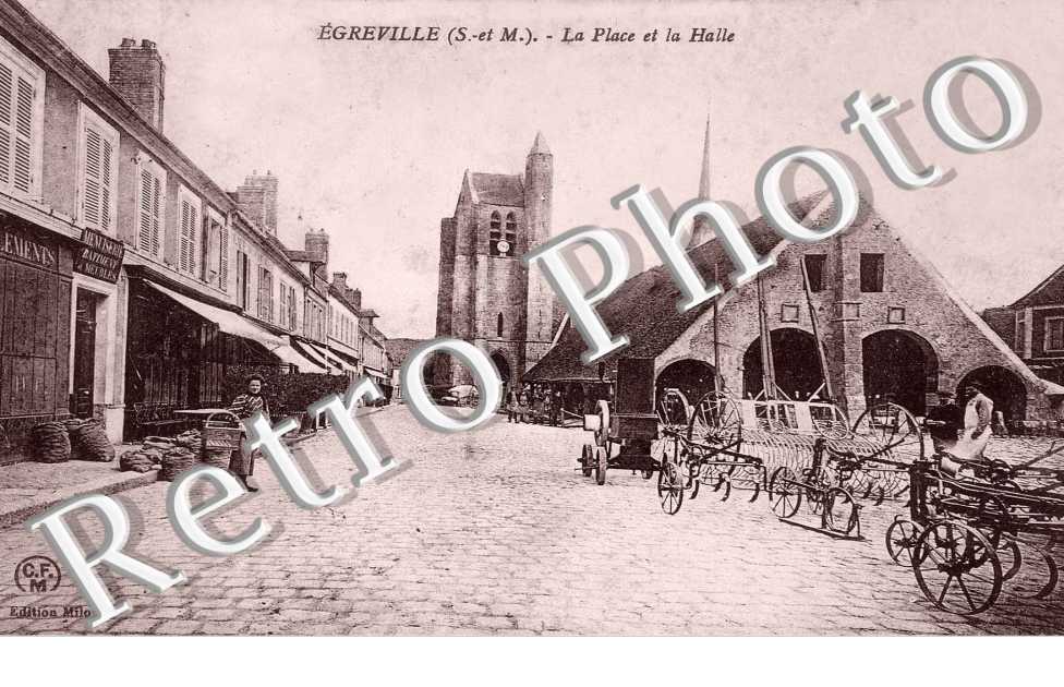 La place et la halle