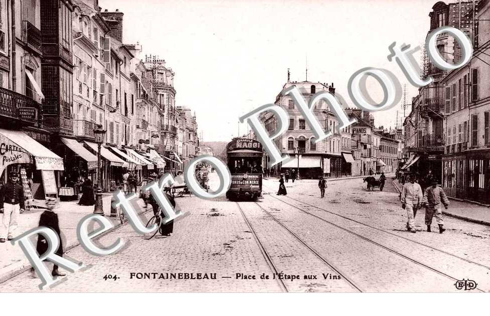 Place de l'Etape aux vins - tramway