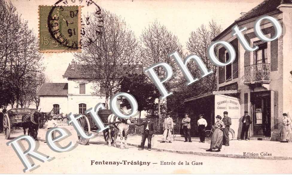 Entree de la gare - attelages de cheval