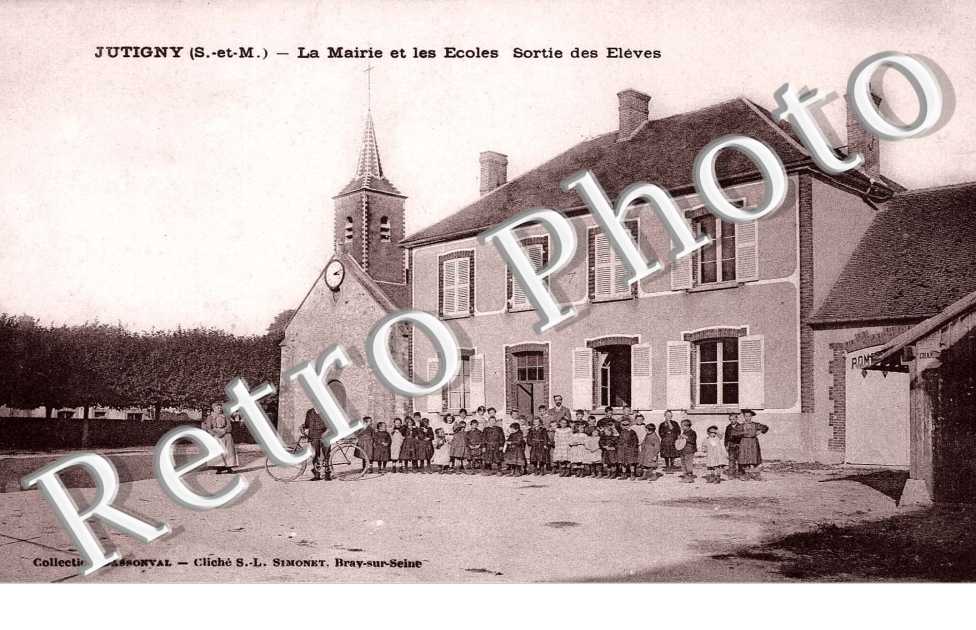 la mairie et les ecoles, sortie des eleves