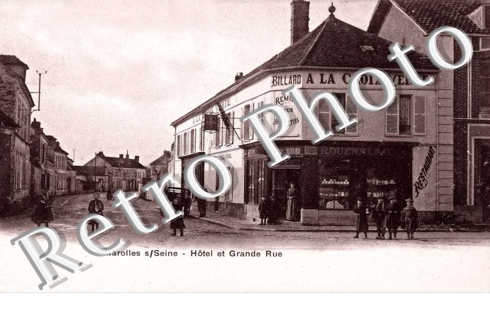 Hotel et grande rue
