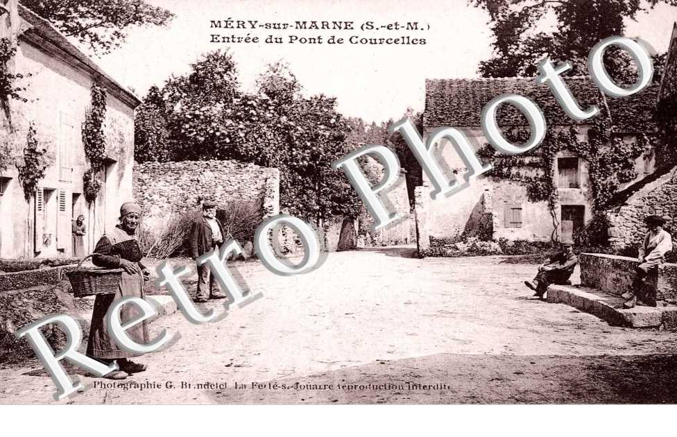 Entree du pont de Courcelles