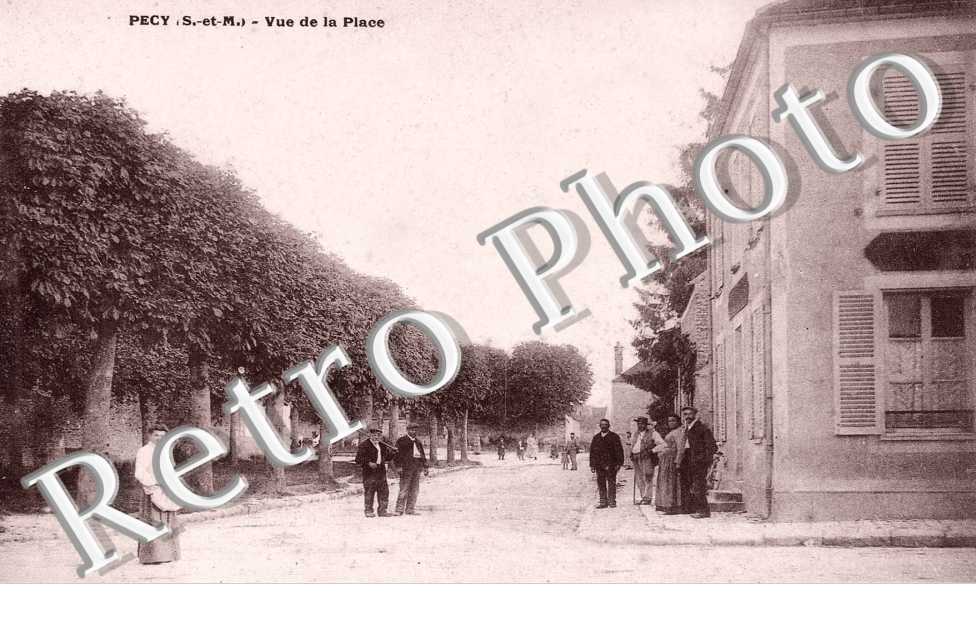 VUE DE LA PLACE