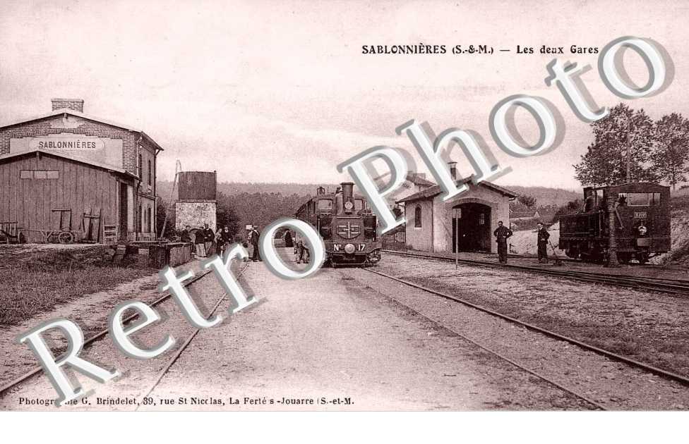Les deux  gares - locomotive