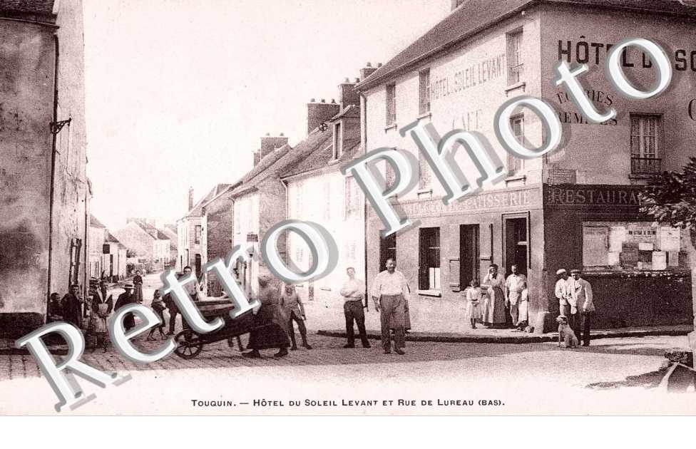 Hotel du soleil levant et rue de Lureau
