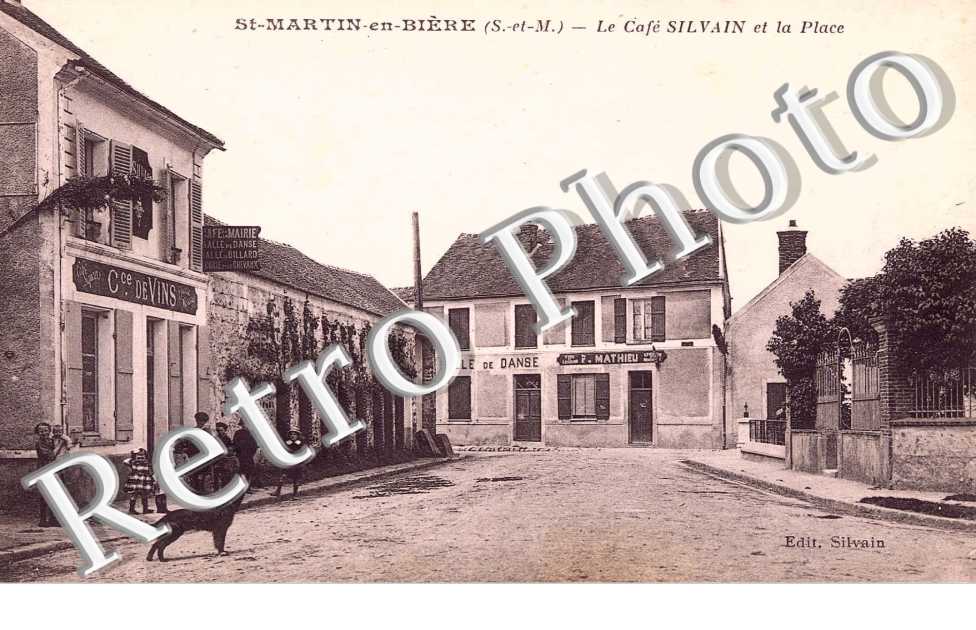 Le Café Sylvain et la Place