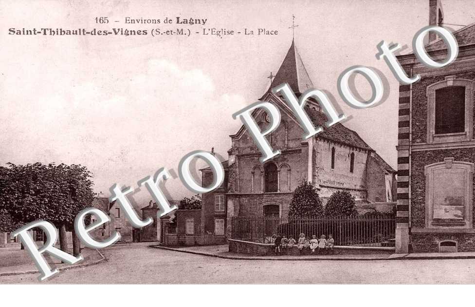 La place - l'eglise