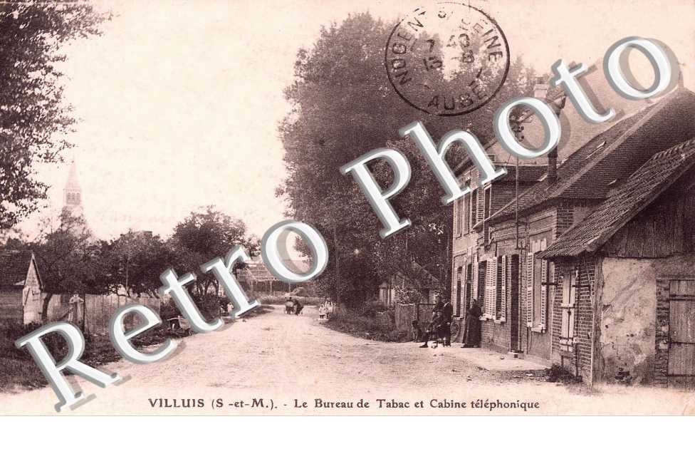 Le bureau de tabac et cabine telephonique