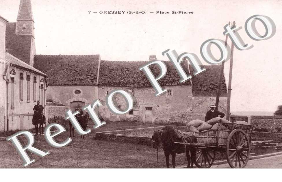 PLACE SAINT PIERRE