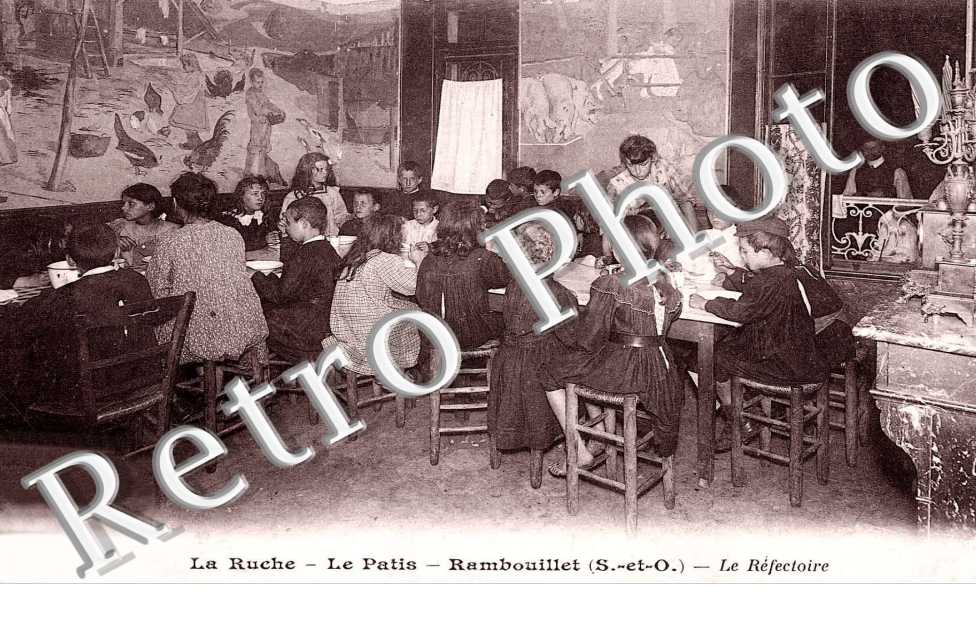 La Ruche, le Patis, le Réfectoire en 1908