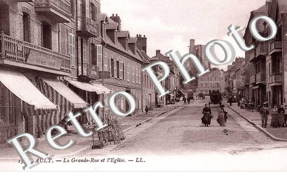 LA GRANDE RUE ET L'EGLISE