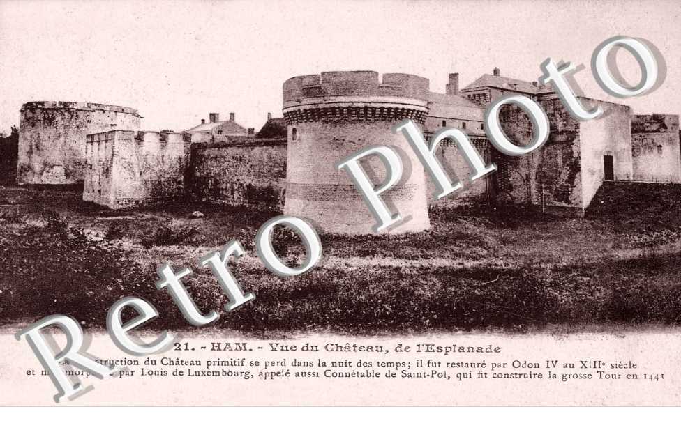 vue du chateau, de l'esplanade
