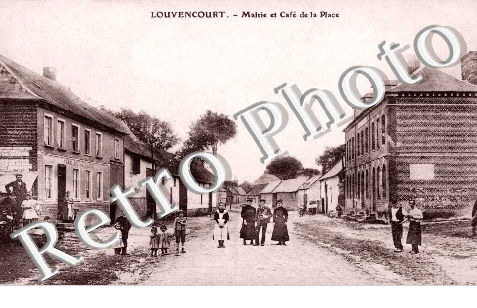 Mairie et Cafe de la Place