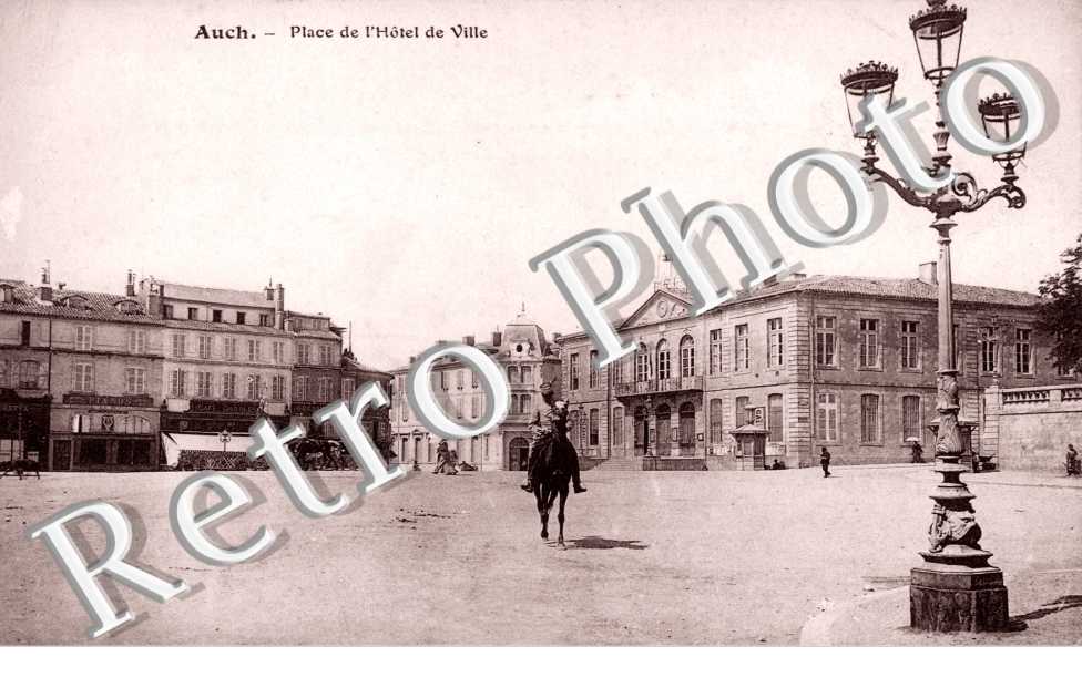 Place de l'Hotel de Ville (cheval)