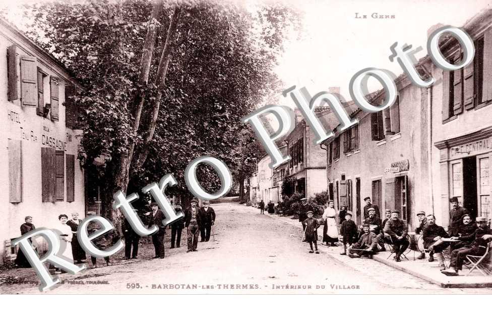 INTERIEUR DU VILLAGE