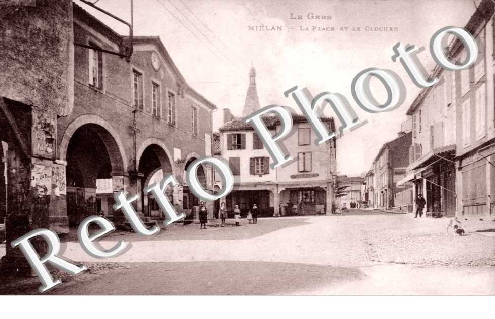 la place et le clocher